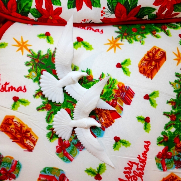 Friendship and Love Turtle Doves Ornaments Christmas Tree Ornament - Picture 2 of 4